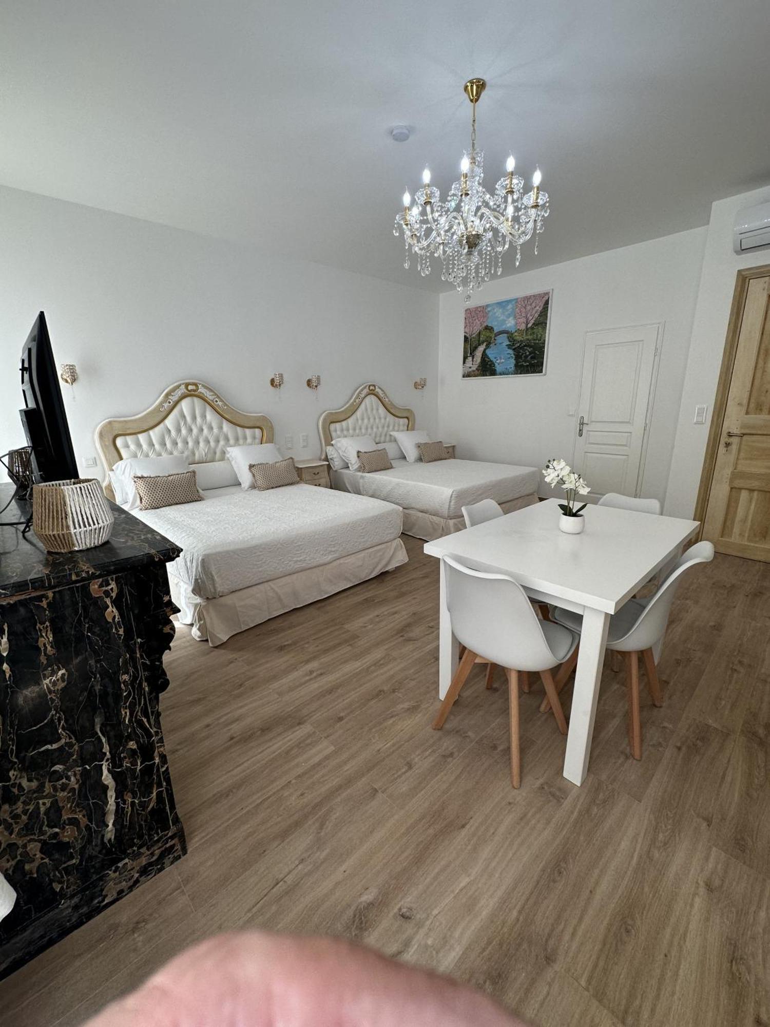 Studio Familial Du Cloitre Narbona Exterior foto